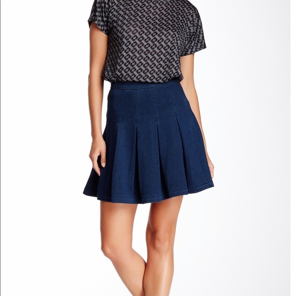 Diane Von Furstenberg Dresses & Skirts - 3 for $25 Diane Von Furstenberg Pleated Skirt